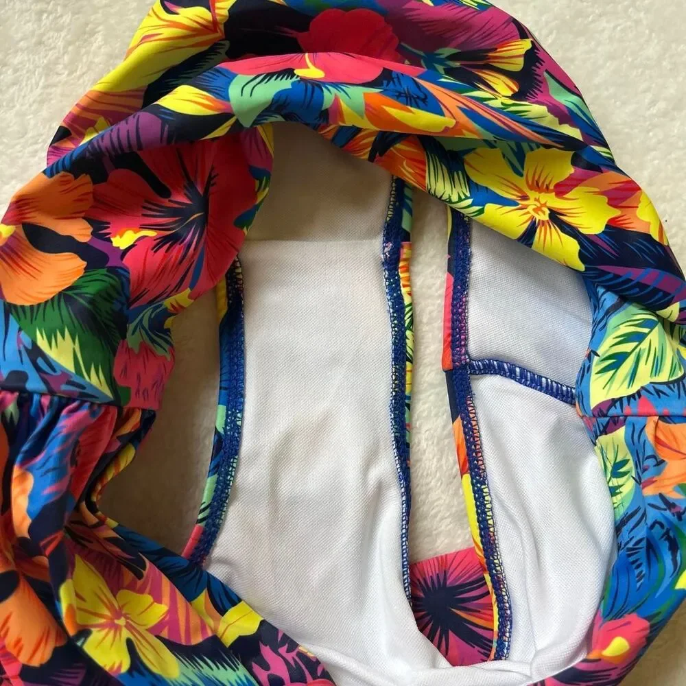 Multi-colored floral bikini bottoms hibiscus flowers leaves never worn medium